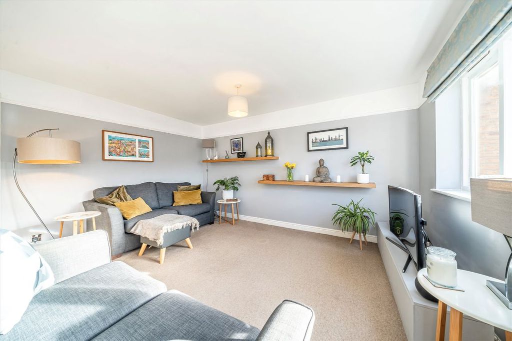 Property photo 3 of 6