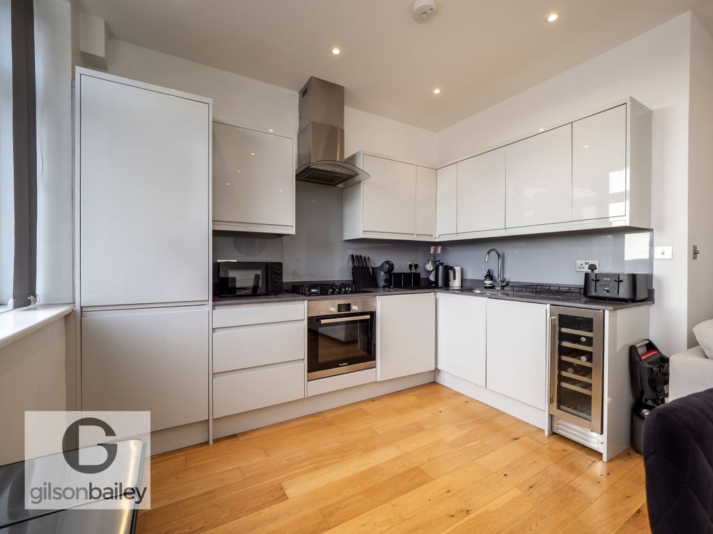 Property photo 3 of 19 2-44Eastgatehouse-5