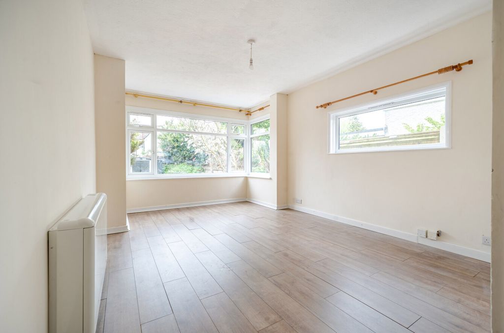 Property photo 2 of 15 Studio