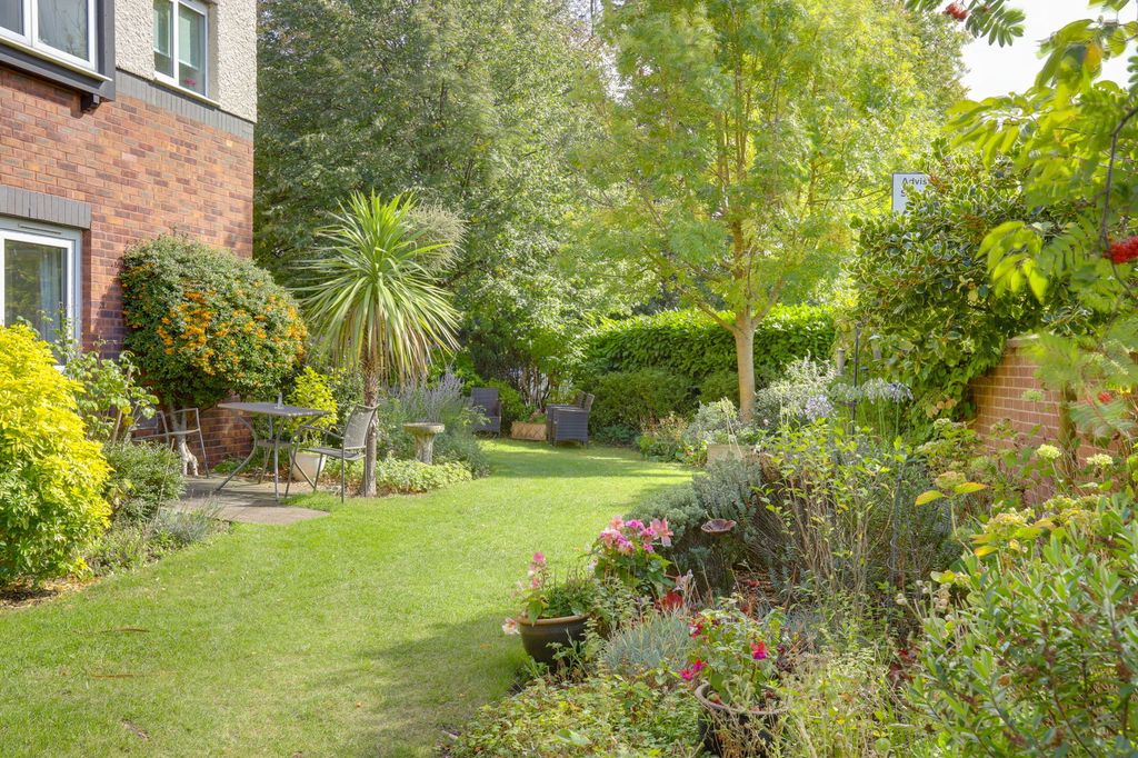 Property photo 2 of 24