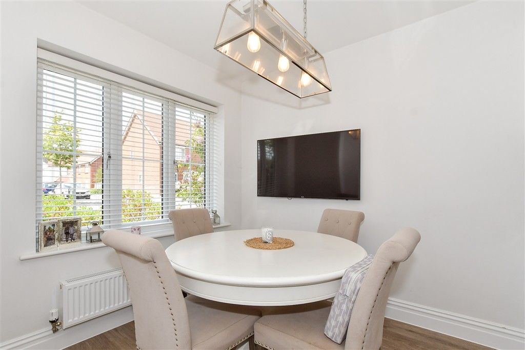 Property photo 3 of 13 Kitchen/ Dining Room