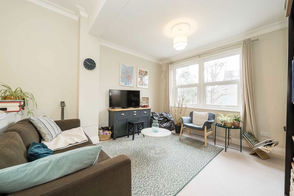 Property photo 2 of 6