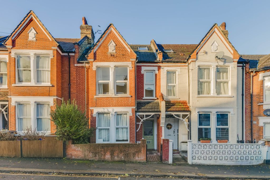 Property photo 1 of 22 56 Harpenden Road, Se27 - 22