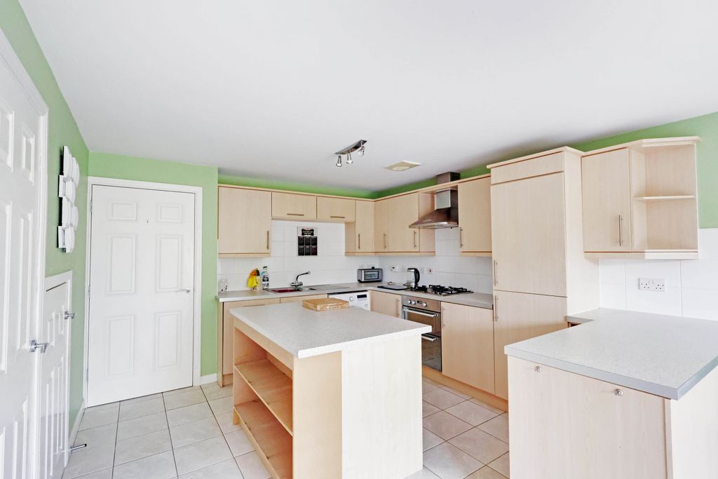 Property photo 2 of 16 Kitchen