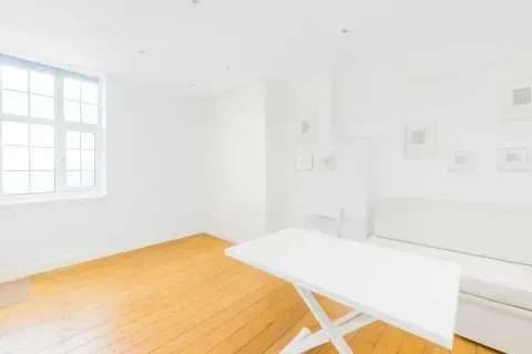 Property photo 3 of 4