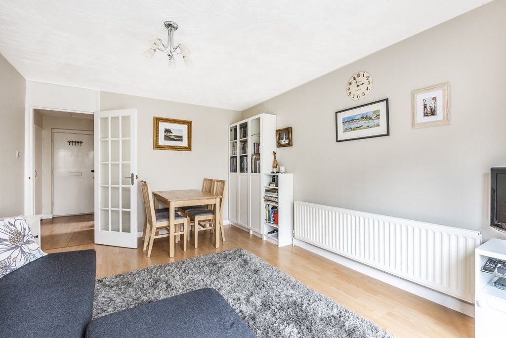 Property photo 3 of 7 452077 (2)