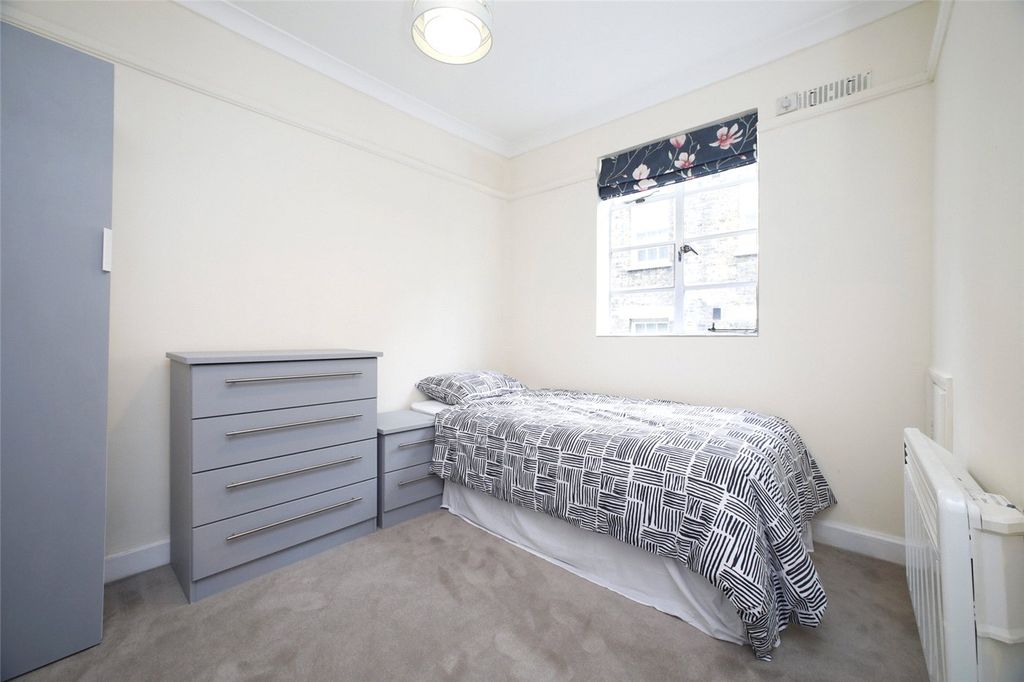 Property photo 3 of 9 Picture No. 24