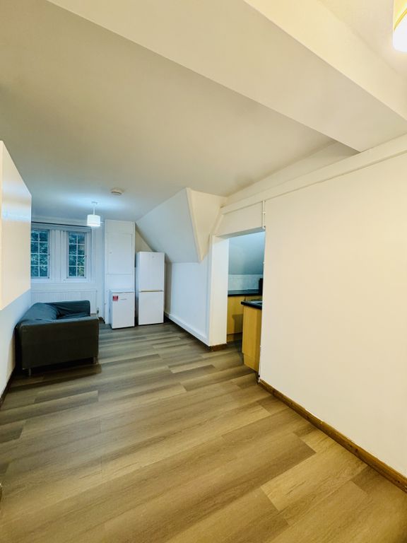 Property photo 2 of 6 Gallery