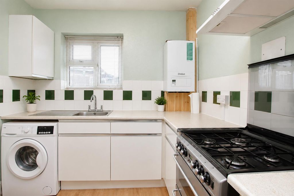Property photo 3 of 8 Fb366640-3Fe2-4Cb7-Bd78-E7447198E80F.Png