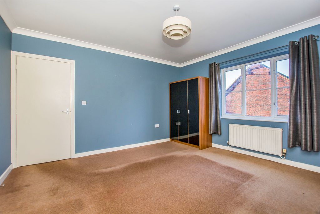 Property photo 3 of 11