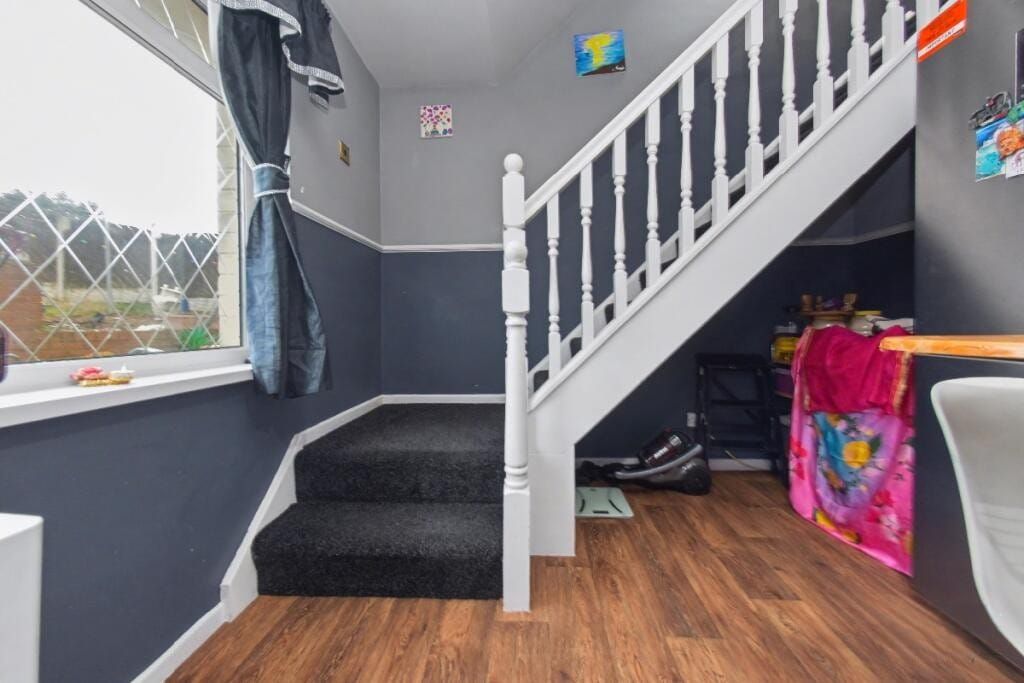 Property photo 2 of 25