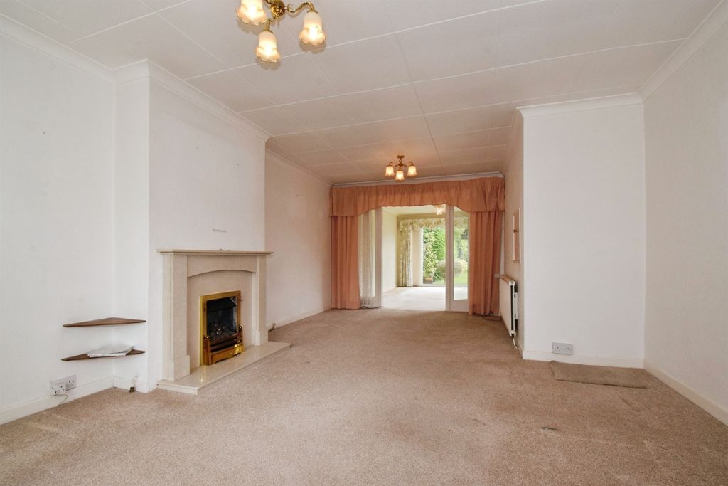 Property photo 3 of 27