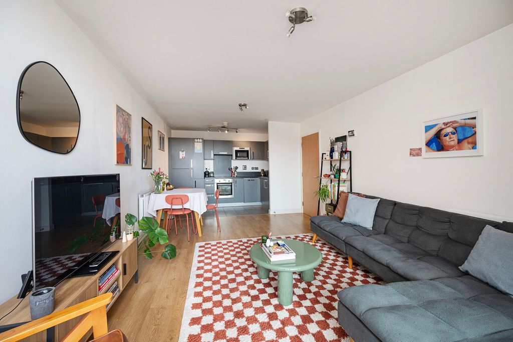 Property photo 3 of 18