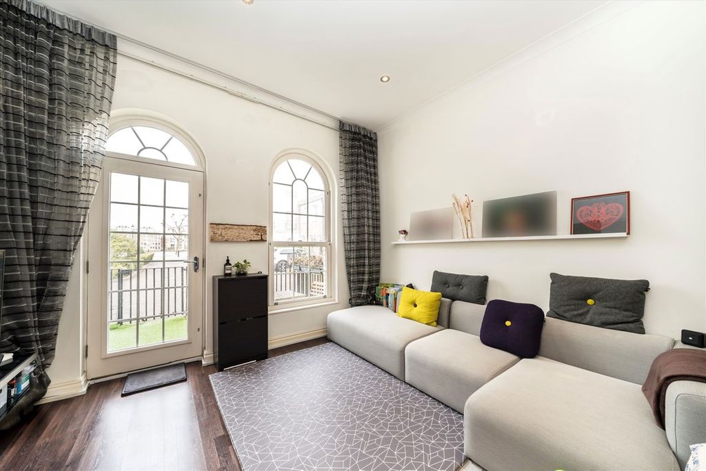 Property photo 2 of 9