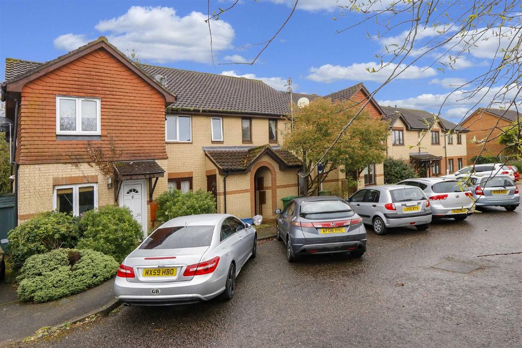 Property photo 2 of 8