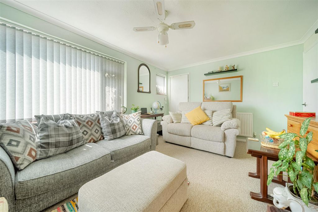 Property photo 2 of 10 41 Sprites Ln-11.Jpg