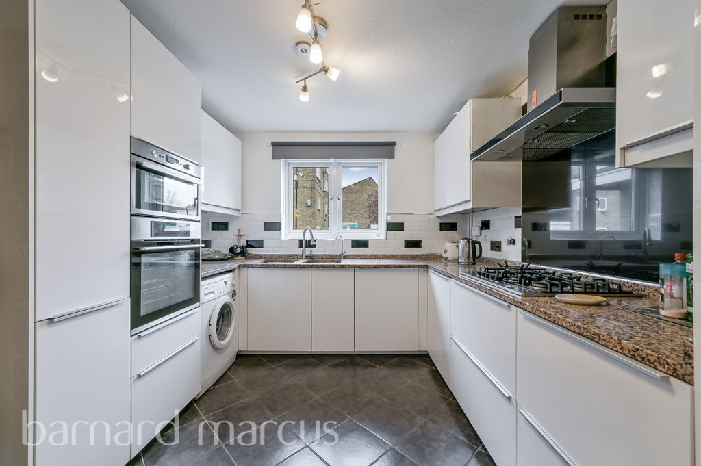 Property photo 2 of 8 Image