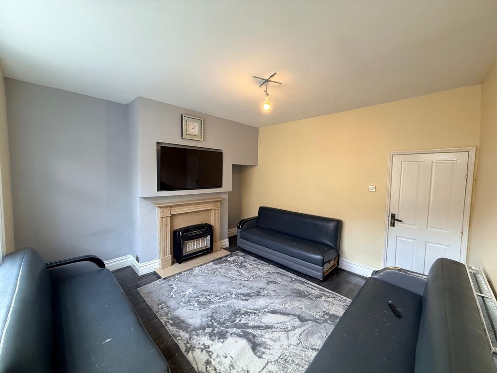 Property photo 3 of 15 5-Paget-St-Keighley 00006(1)