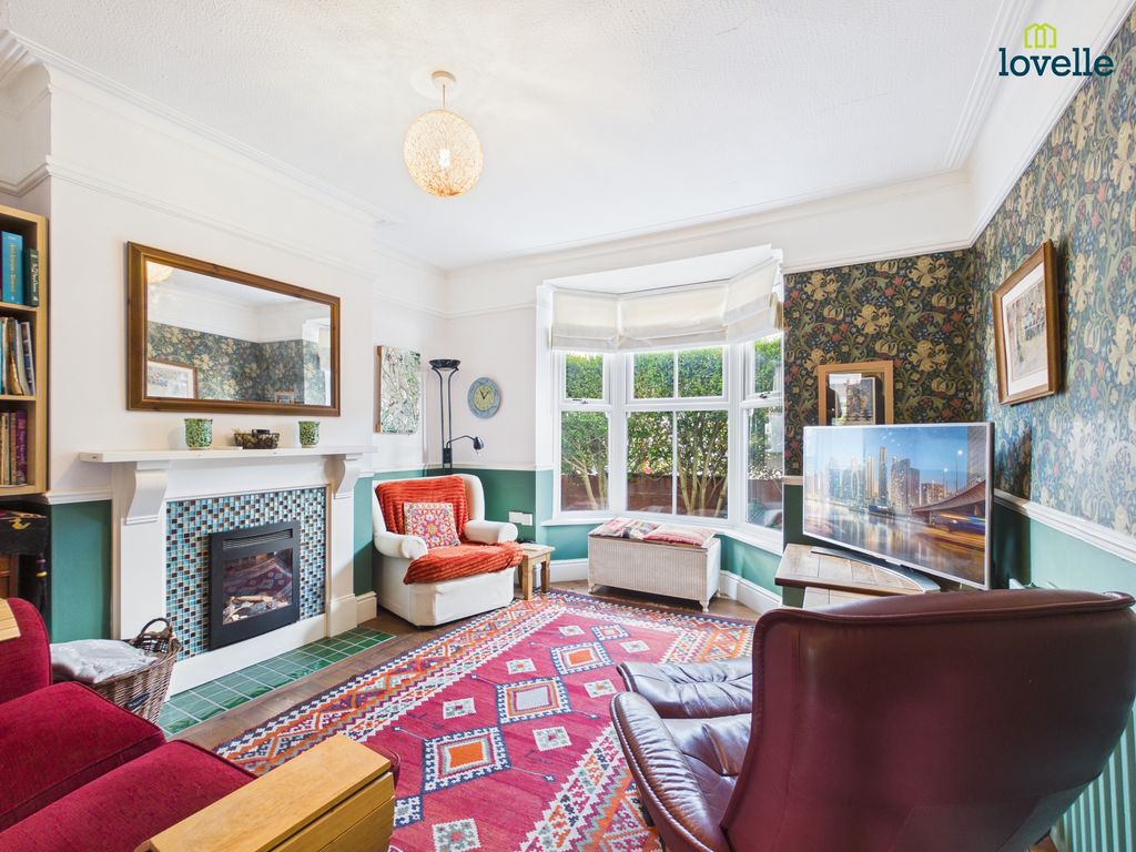 Property photo 3 of 27