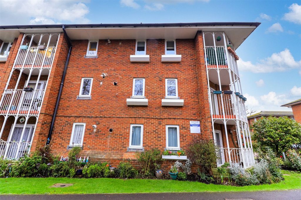 Property photo 3 of 16 Picture No. 06