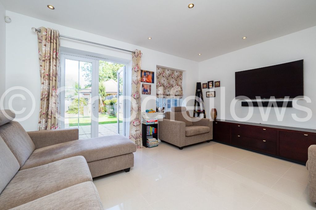 Property photo 3 of 17 Picture No. 03