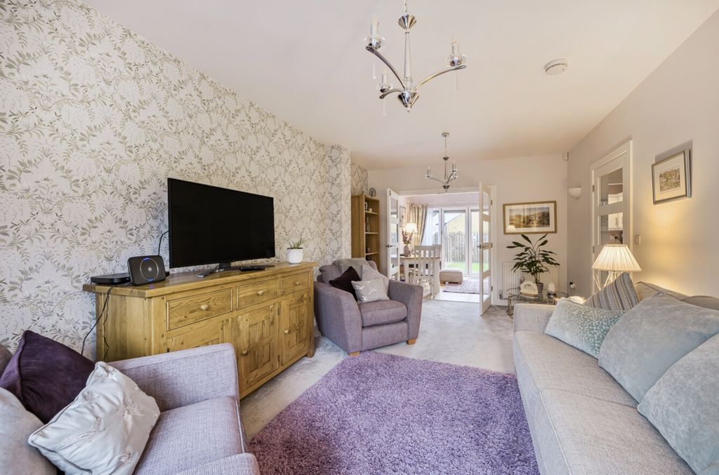 Property photo 3 of 18 Ewemove Harrogate Living Room1