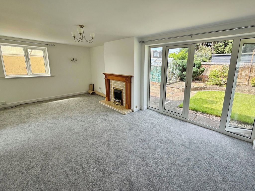 Property photo 2 of 8 Gallery