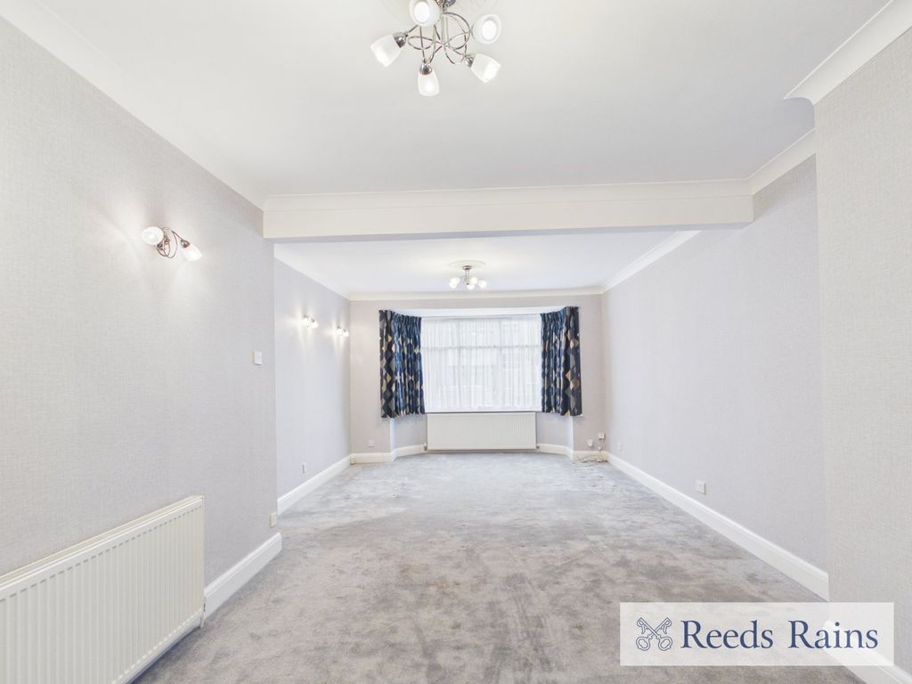 Property photo 3 of 23 Picture No. 04