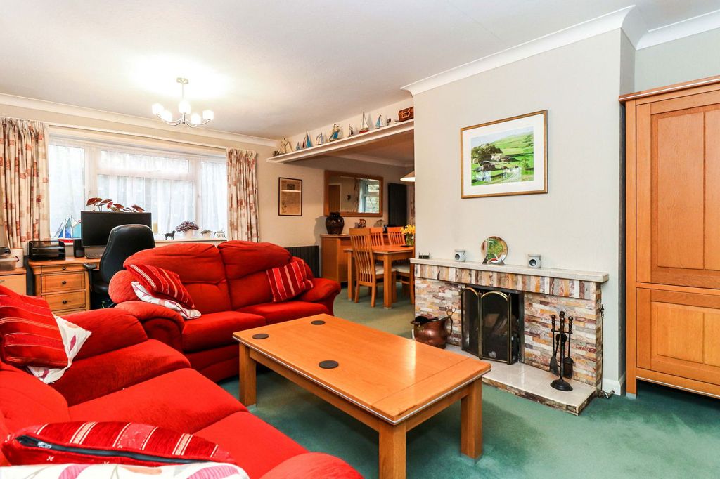 Property photo 2 of 24