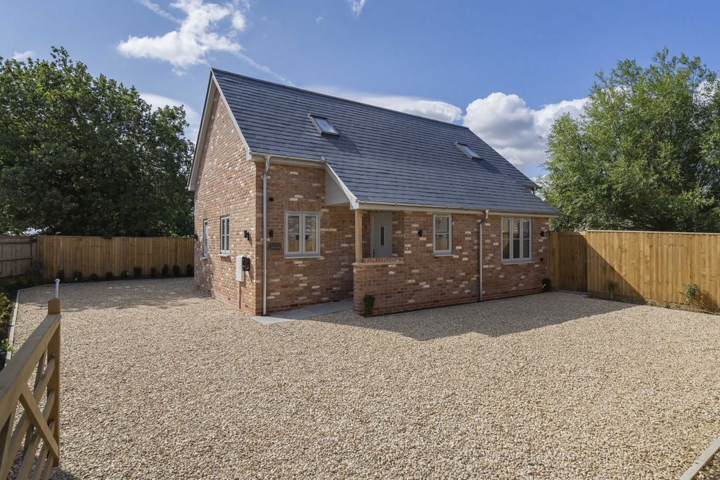 Property photo 1 of 33