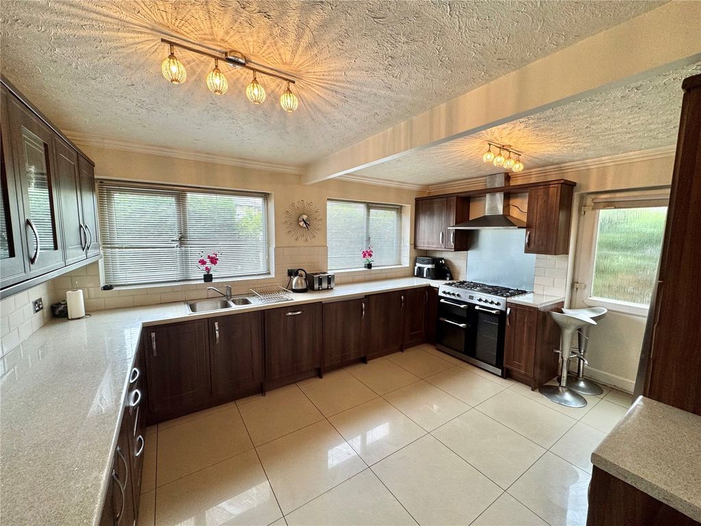 Property photo 2 of 18 Picture No. 22