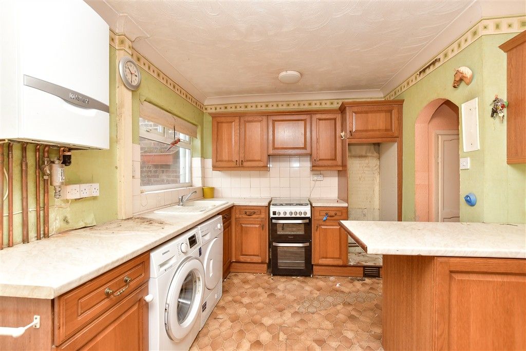 Property photo 3 of 13 Kitchen