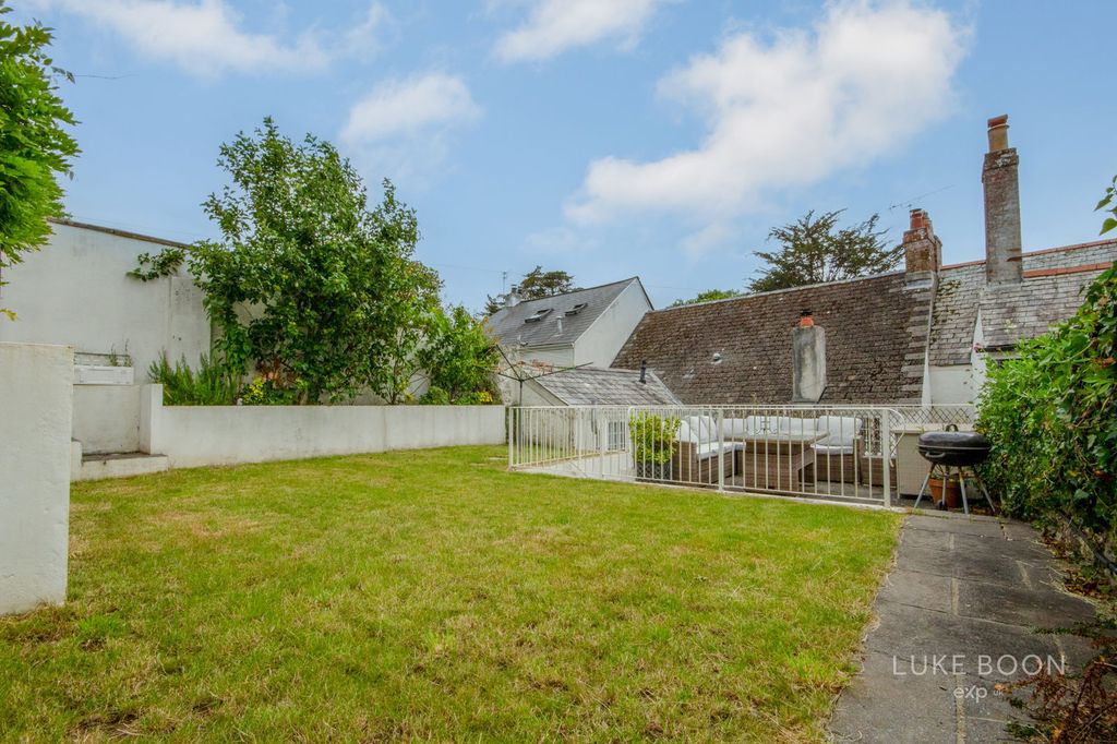 Property photo 3 of 24