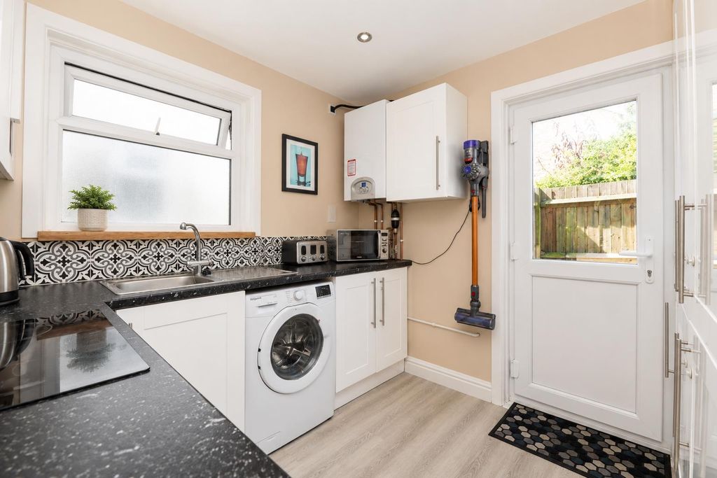 Property photo 2 of 11 Kitchen.Jpg