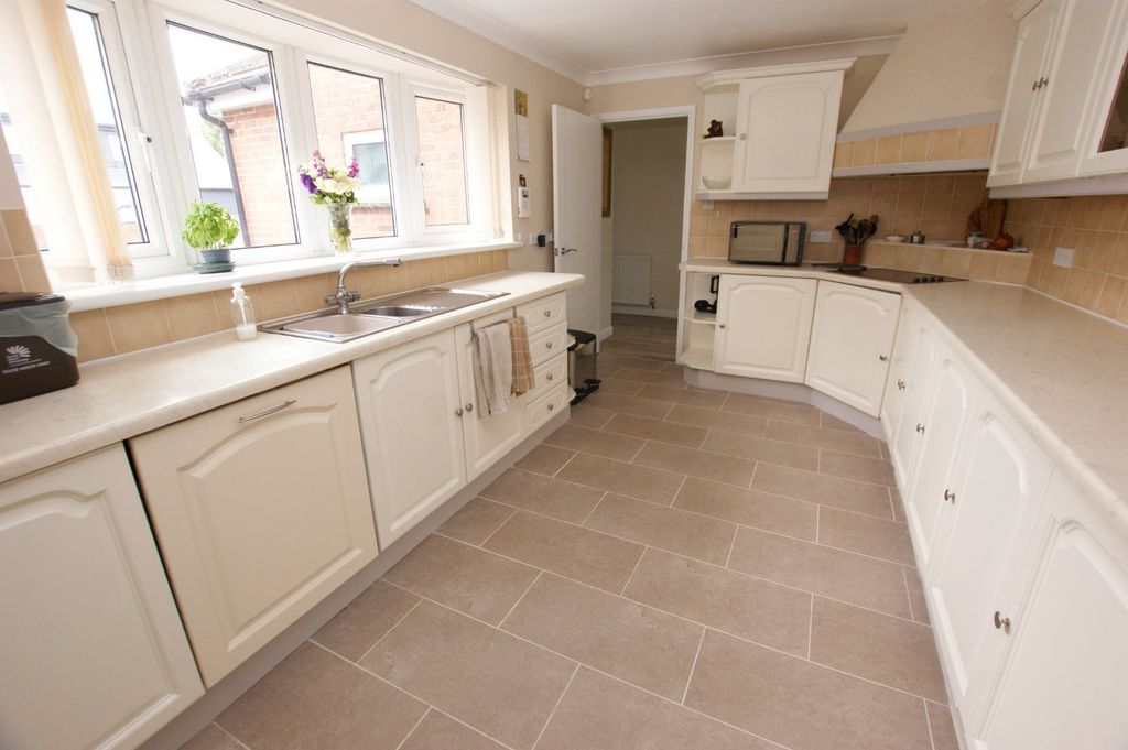 Property photo 2 of 15 Picture No. 05