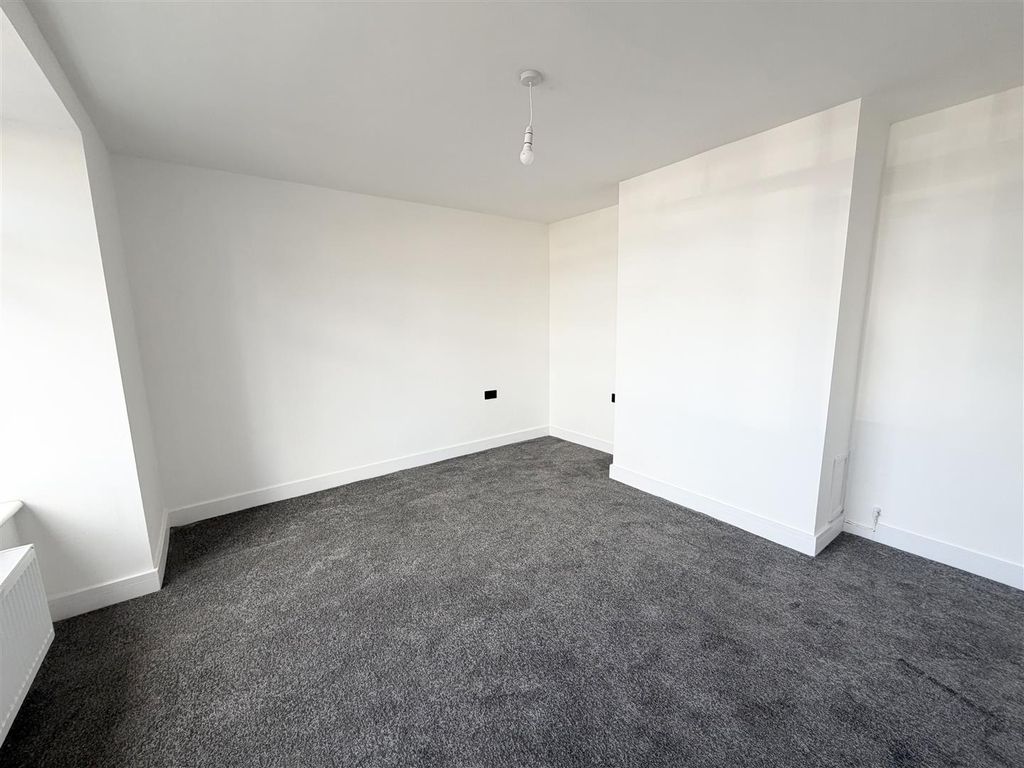 Property photo 2 of 9 Lounge