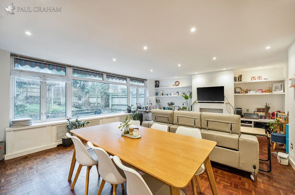 Property photo 3 of 24