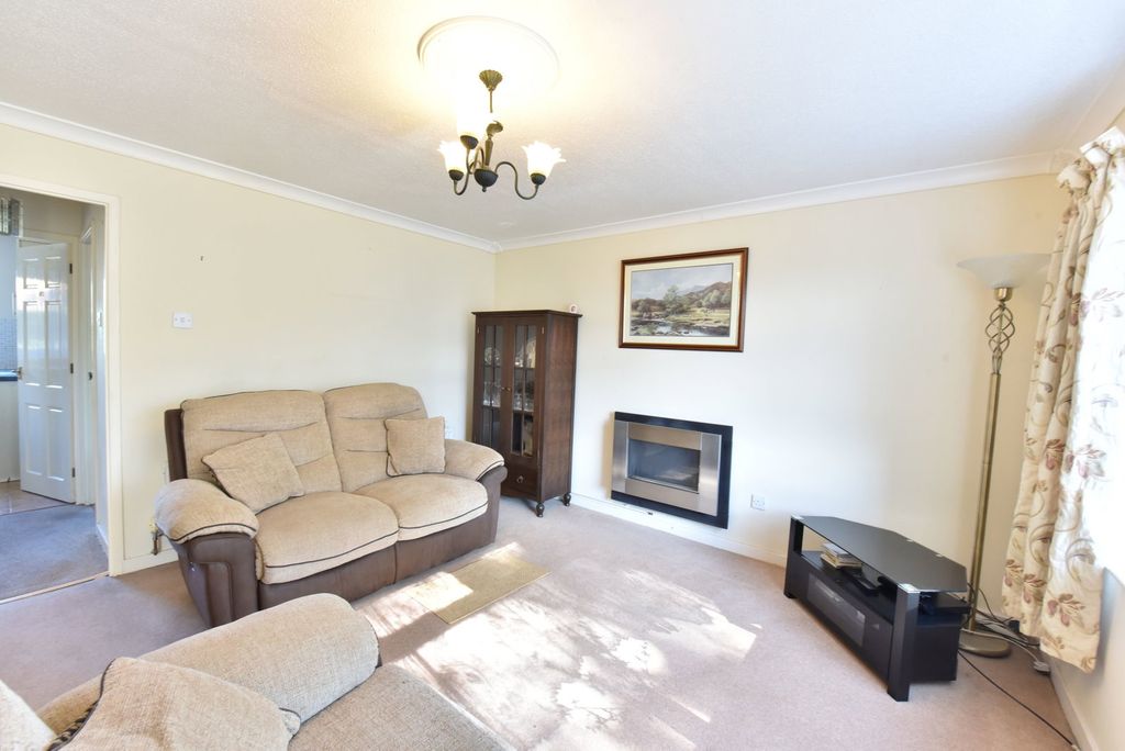 Property photo 3 of 12
