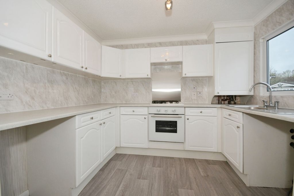 Property photo 2 of 17 Photo