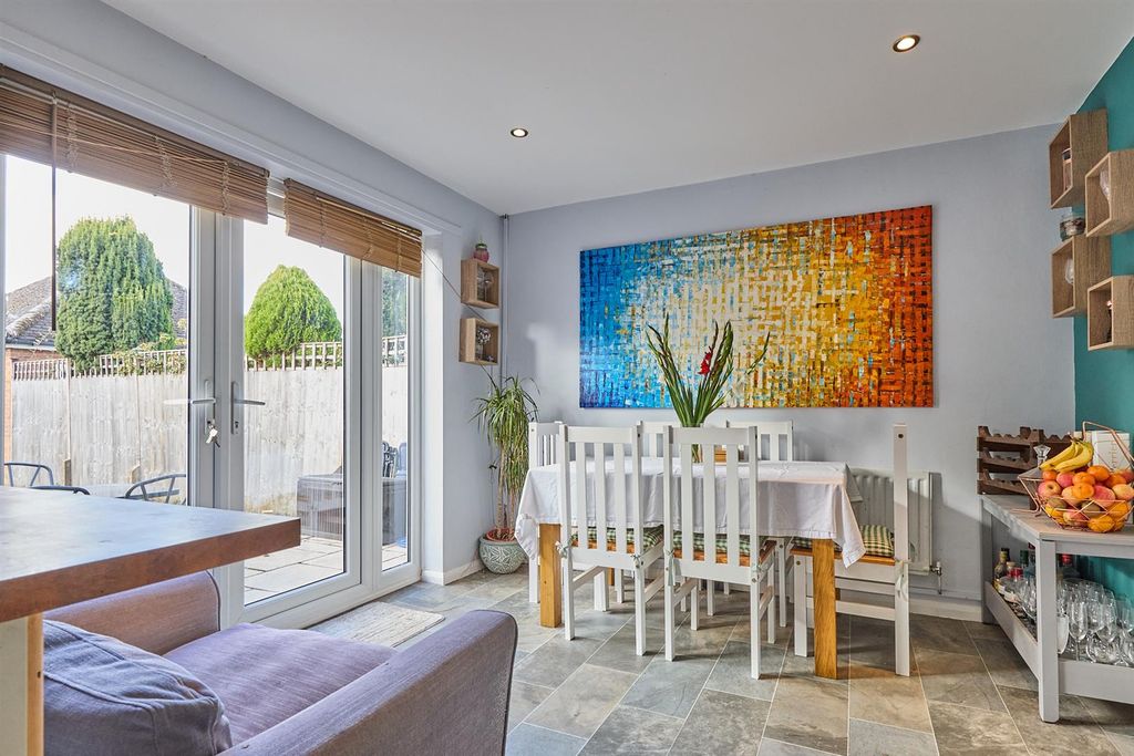 Property photo 3 of 15 Kitchen Dining Room
