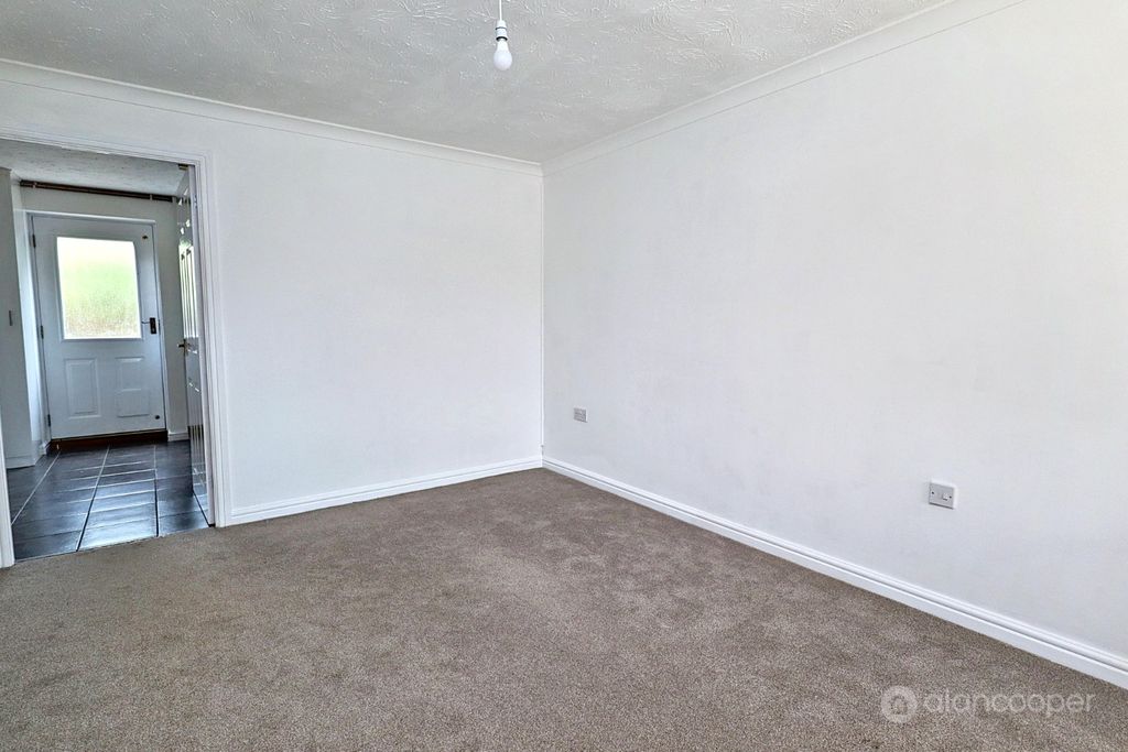 Property photo 2 of 24 5213693