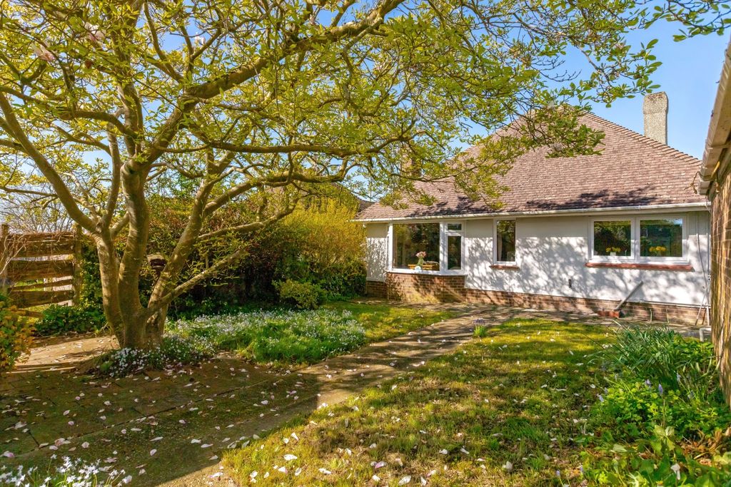 Property photo 2 of 21 Ivydore Avenue_13