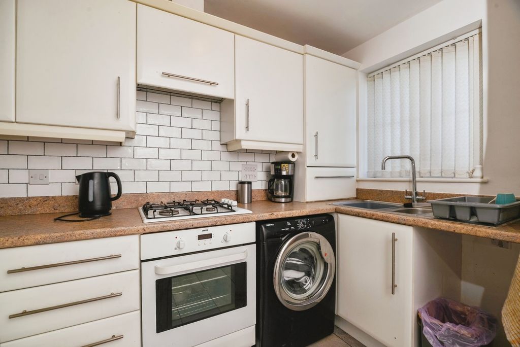 Property photo 3 of 10 Pbox-Img.Jpg