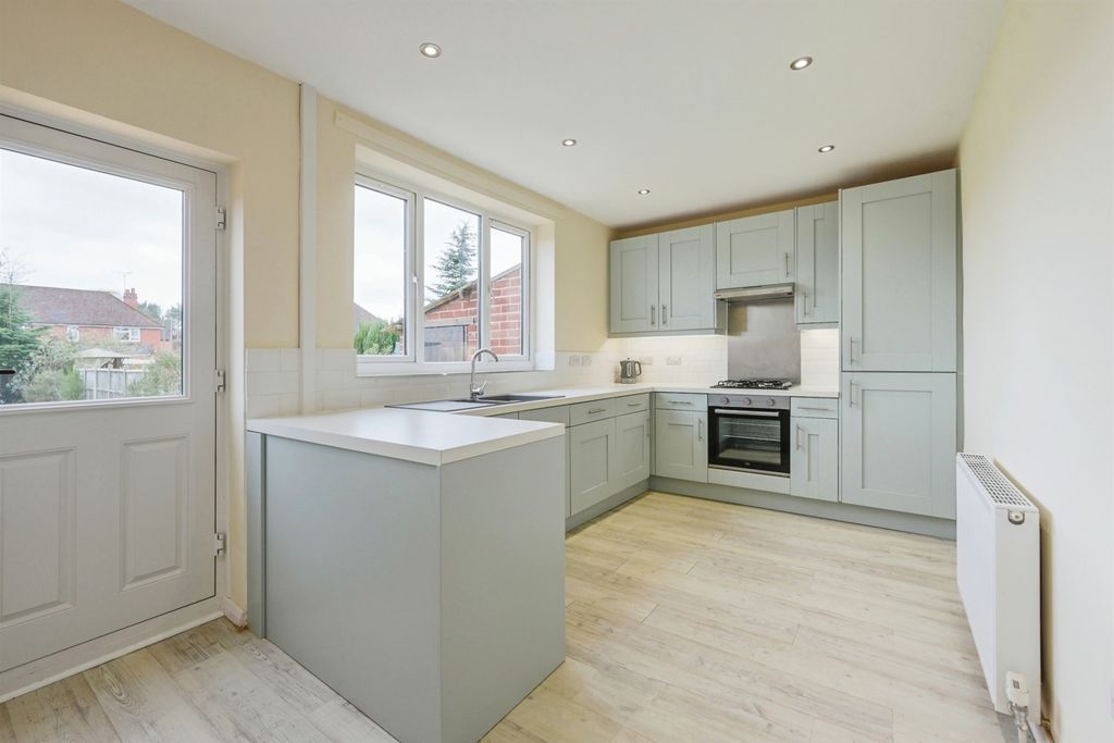 Property photo 2 of 15 Kitchen Diner: