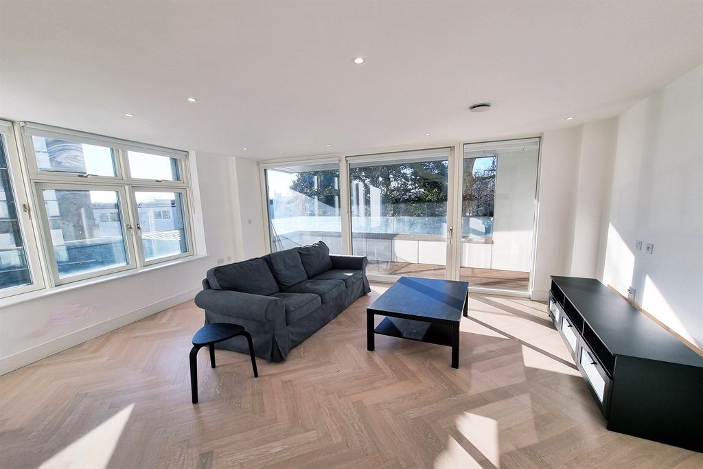 Property photo 1 of 14 1