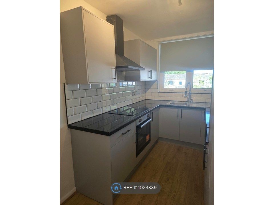 Property photo 3 of 8 Kitchen Diner