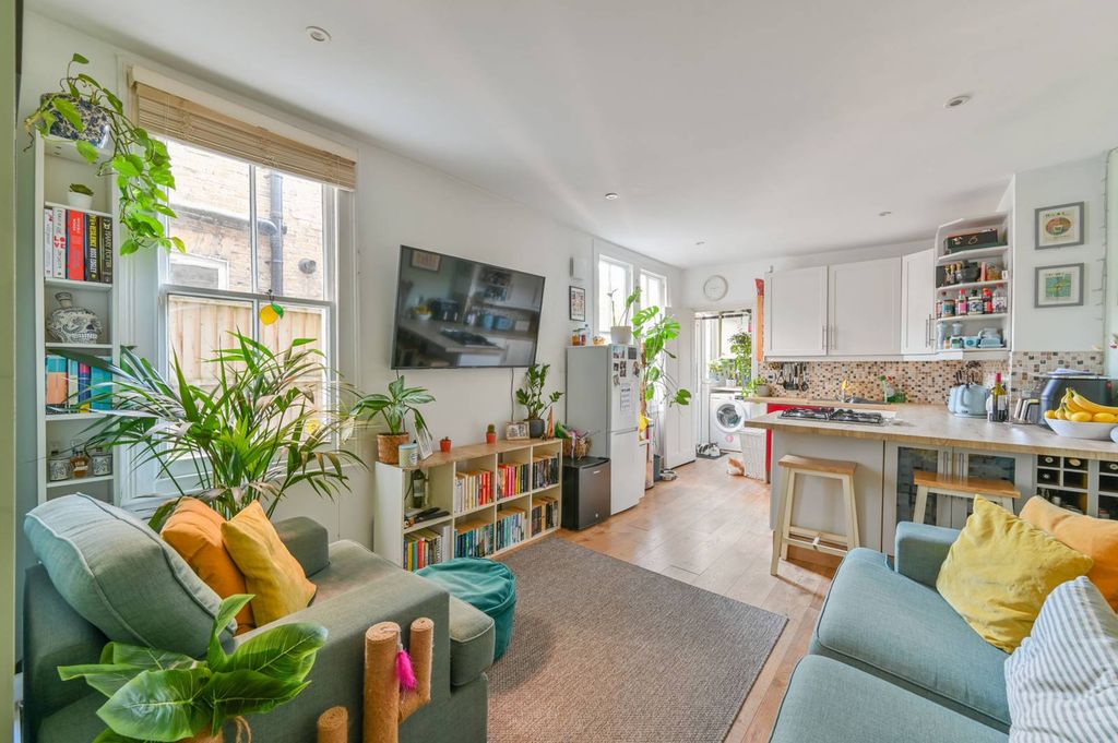 Property photo 3 of 9