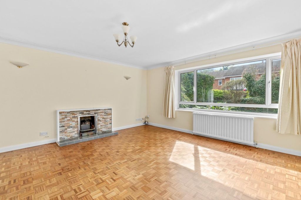 Property photo 3 of 18 Sitting Dining Room