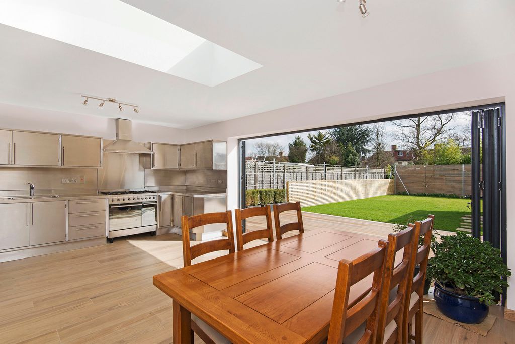 Property photo 1 of 9