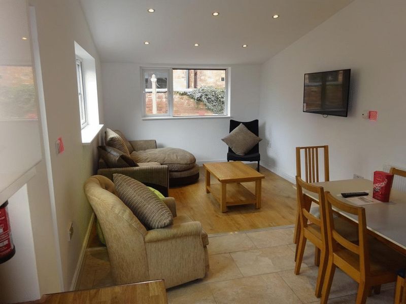 Property photo 1 of 7 Photo 11